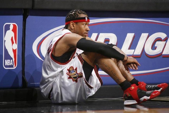 中超赛场争议判罚：VAR判罚引发热议,（VAR判定惹热议：中超赛场争议再起）