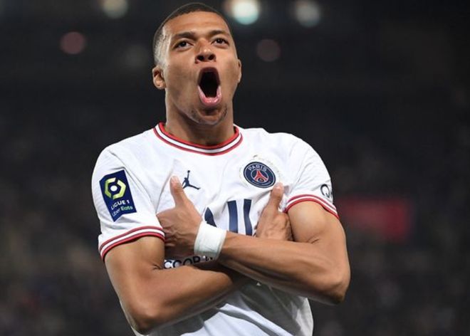 记者：明天青岛西海岸代理主帅毛雷尔携里切利参加赛前发布会