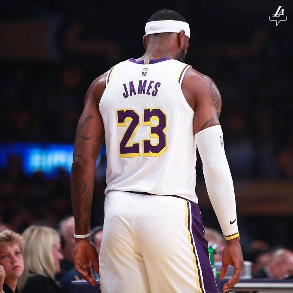 利物浦1-0国米，索博斯洛伊点射绝杀，科纳特破门被吹（索博斯洛伊点球绝杀，科纳特进球无效，利物浦1-0击败国米）