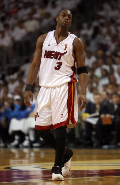 泰州队门将戴曜城谈苏超夺冠：我们值得冠军，泰州人民过年了（泰州队门将戴曜城评苏超封王：我们当之无愧，泰州人民喜似过年）