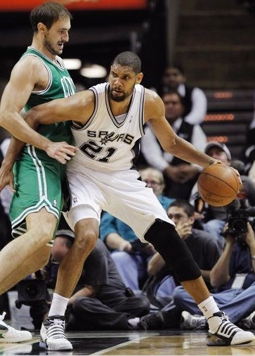 补时进球！吕特绝境救主，英超劲旅绝平，领先曼联1分（补时绝平！吕特力挽狂澜，英超劲旅逼平，领先曼联1分）